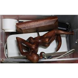 SMALL TOTE W/ VACUUM SEALER,. WOOD ORNAMENT,