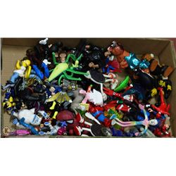 FLAT OF SMALL ACTION FIGURES