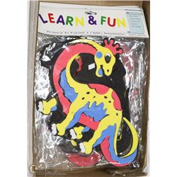 FLAT W/6 NEW PACKS OF KIDS WALL ANIMAL