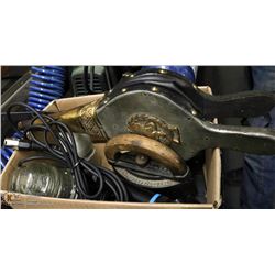 BOX OF ASSORTED VINTAGE ITEMS