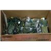 Image 1 : LOT OF 17 NEW PACKAGES OF TANKS AND SOLDIERS
