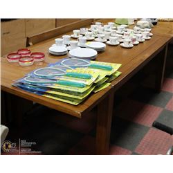 SOLID OAK TABLE WITH LEAVES