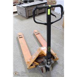 HYDRAULIC PALLET JACK WITH RUBBER-COATED WHEELS