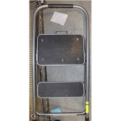 EZ REACH STEP LADDER