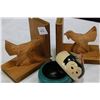 Image 3 : CARVED WOOD EAGLE BOOKENDS AND FIGURAL WOOD DRESSER DISH