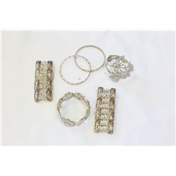 LOT OF RHINESTONE JEWELLRY