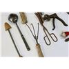 Image 4 : TRAY OF VINTAGE TOOLS