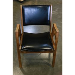 BLACK OFFICE CHAIR