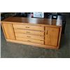 Image 1 : PALLISAR OAK DRESSER