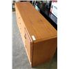 Image 2 : PALLISAR OAK DRESSER