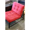 Image 1 : RED BUTTON BACK CHAIR