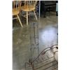 Image 2 : IRON POT RACK AND PLATE RACK