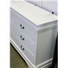 Image 1 : NEW WHITE MODERN AVENZA 6 DRAWER DRESSER RETAIL $899