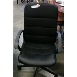 BLACK ROLLING OFFICE CHAIR