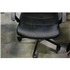 Image 2 : BLACK ROLLING OFFICE CHAIR