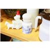 Image 2 : LOT OF VINTAGE KITCHEN WARES AND GLASSWARE