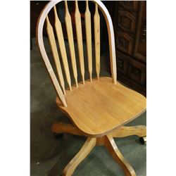 OAK ROLLING OFFICE CHAIR