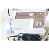 Image 1 : SINGER SEWING MACHINE