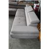 Image 4 : BRAND NEW MODERN 2 PIECE SECTIONAL SOFA IN GREY FABRIC, WITH ADJUSTABLE HEAD REST, RETAIL $2499