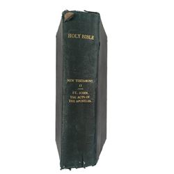 Resident Evil 6 Dr. Isaacs (Iain Glen) Hero Bible Movie Props