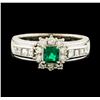 Image 2 : 0.38 ctw Emerald and Diamond Ring - Platinum