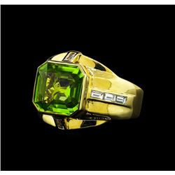 5.20 ctw Peridot and Diamond Ring - 18KT Yellow Gold