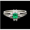 Image 2 : 0.26 ctw Emerald and Diamond Ring - Platinum