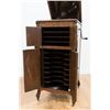 Image 4 : Victor Victrola Mahogany Standing Victrola