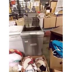 COMMERCIAL DEEP FRYER