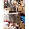 Image 1 : COMMERCIAL DEEP FRYER