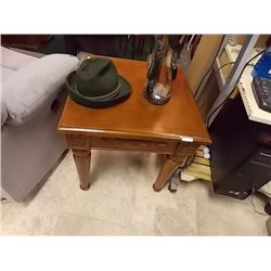 NEW MAHOGANY END TABLE