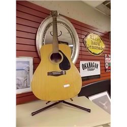 YAMAHA ACOUSTIC 6 STRING GUITAR - STAND NOT INCLUDED