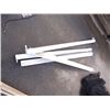 Image 1 : FLORESCENT LITS - 4' LONG - 4 TTL