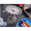 Image 1 : CONCRETE BIRD BATH