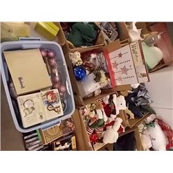 BOX OF CHRISTMAS STUFF - 5 TTL