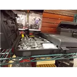 SOCKET / WRENCH SET