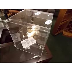 NEW TALBE TOP SHOWCASE - WITH KEY