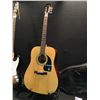 Image 2 : 3 GUITARS: EPIPHONE DR 100 ACOUSTIC GUITAR WITH SOFT SHELL CASE, SAMICK J-BASS STYLE 4 STRING BASS