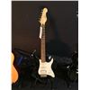 Image 3 : 3 GUITARS: EPIPHONE LES PAUL SPECIAL WITH SOFT SHELL CASE, YAMAHA EG112 STRAT STYLE GUITAR WITH