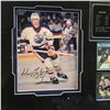 Image 2 : WAYNE GRETZKY FRAMED AND AUTOGRAPHED COLLECTION OF GAME PICTURE, ALL TIME STATS PLAQUE, AND FOUR