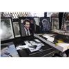 Image 2 : LOT OF ASSORTED MUSIC AND OTHER POP CULTURE PICTURES, SOME AUTOGRAPHED, FRAMED AND UNFRAMED