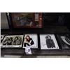 Image 2 : LOT OF ASSORTED MUSIC AND OTHER POP CULTURE PICTURES, SOME AUTOGRAPHED, FRAMED AND UNFRAMED