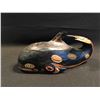 Image 2 : HAND CARVED AND PAINTED LIDDED WOODEN BOWL DEPICTING A KILLER WHALE BY SIMON CHARLIE, 14.5'' L