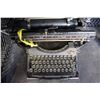 Image 2 : ANTIQUE TYPEWRITER