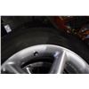 Image 2 : SET OF 4 JAGUAR RIMS WITH 1 EXTRA TIRE