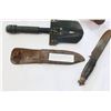 Image 2 : ANTIQUE KNIFE AND POWDER HORN AND SURVIVAL SHOVEL