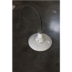 ENAMEL BARN LIGHT