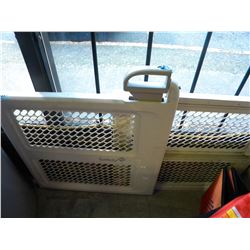 BABY GATE