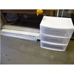 LOT OF FLOURECENT LIGHT FIXTURES/PLASTIC 3 DRAWER BIN