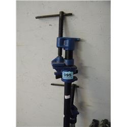 2 WOOD CLAMPS